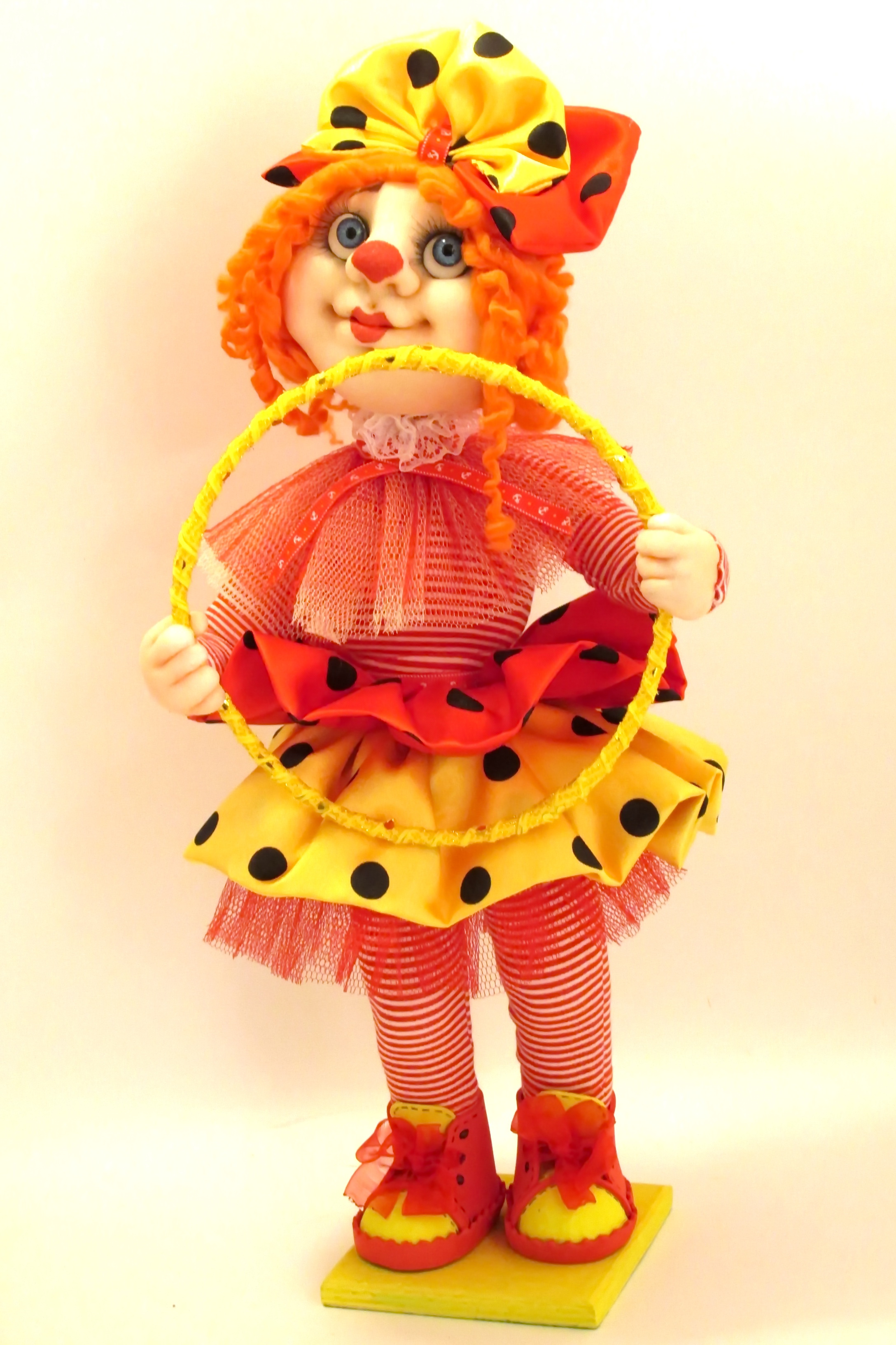 Клоуны сшить. Кукла «клоун». Клоун текстильная игрушка. Кукла клоунесса. Текстильная кукла клоун.