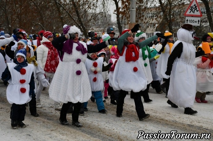 У всех Дед мороз, а у нас снеговики.