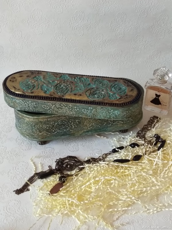Шкатулка «Розы в бронзе»