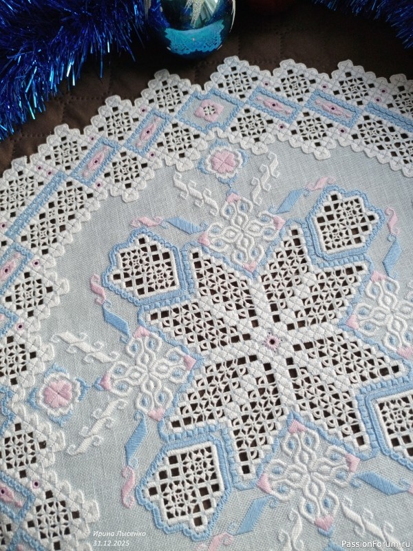 Салфетка "Лондон" по дизайну Мамен Ариас (Хардангер)