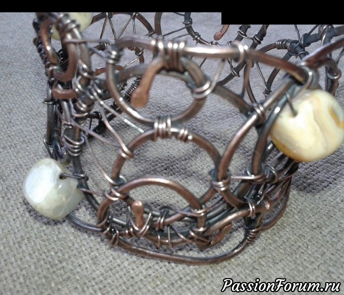 Украшения из натуральных камней в стиле Wire Wrapping.