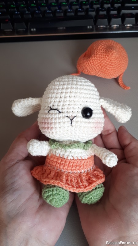 Мини-зайка крючком