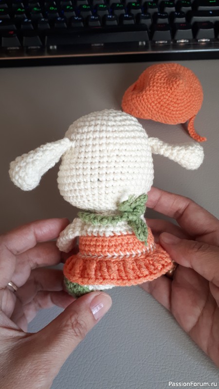 Мини-зайка крючком
