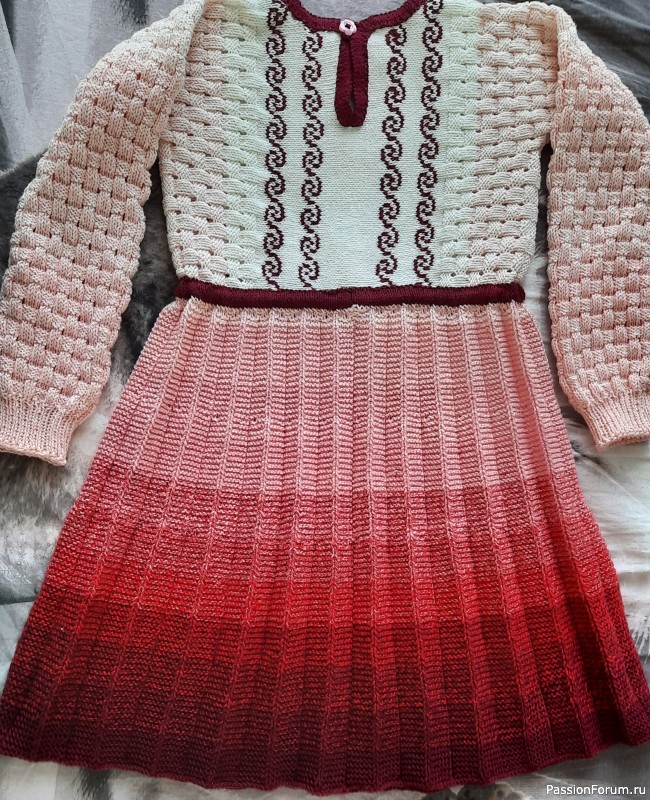 Платье для девочки 5-6 лет