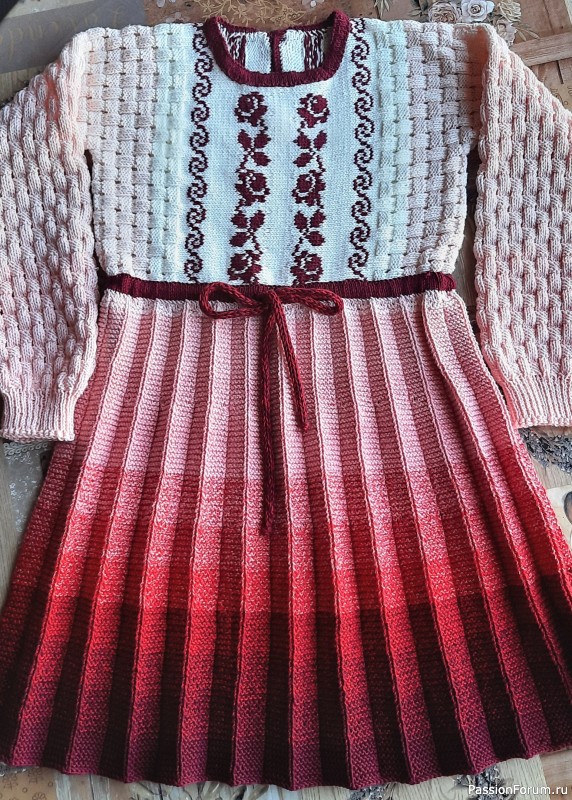 Платье для девочки 5-6 лет