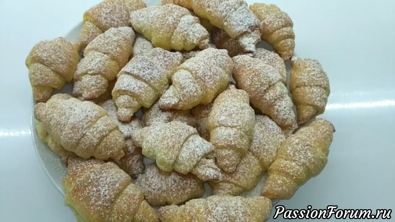 Творожные рогалики со сгущенкой