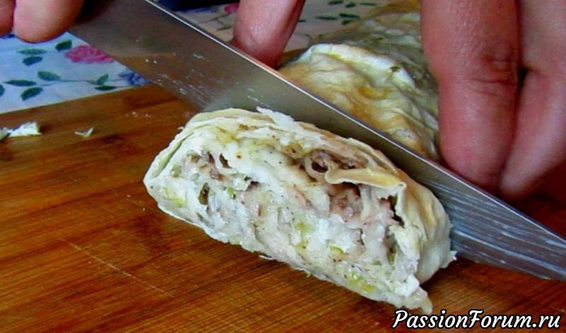 Рулет из лаваша с яблоком и творогом