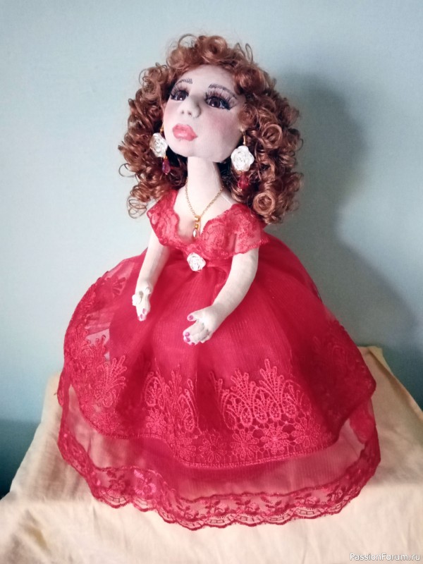 Кукла-грелка на чайник Ольга