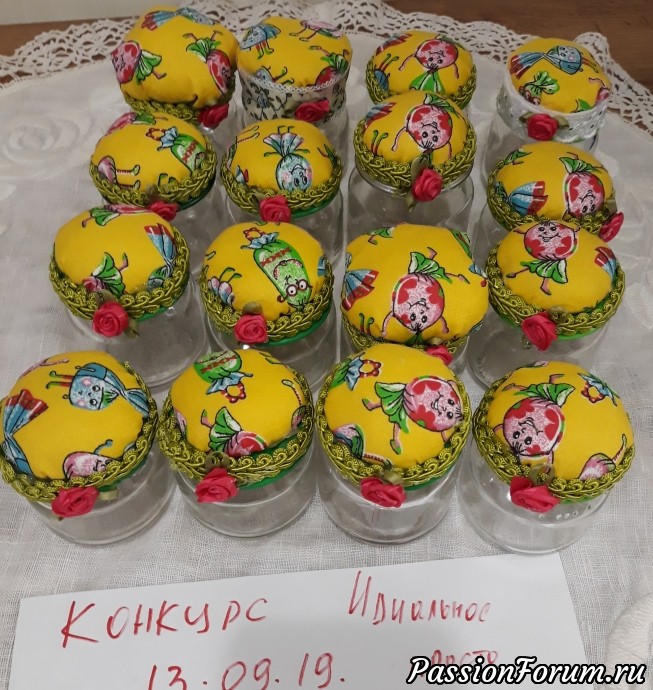 Посадили на жидкий клей. И поддали зеленую отдельную ленту Посадили на жидкий клей. И поддали зеленую отдельную ленту