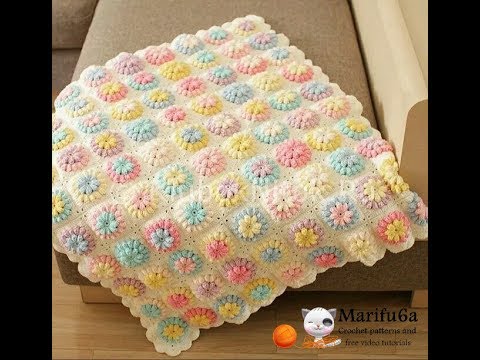 И еще один плед для самых женственных рукодельниц