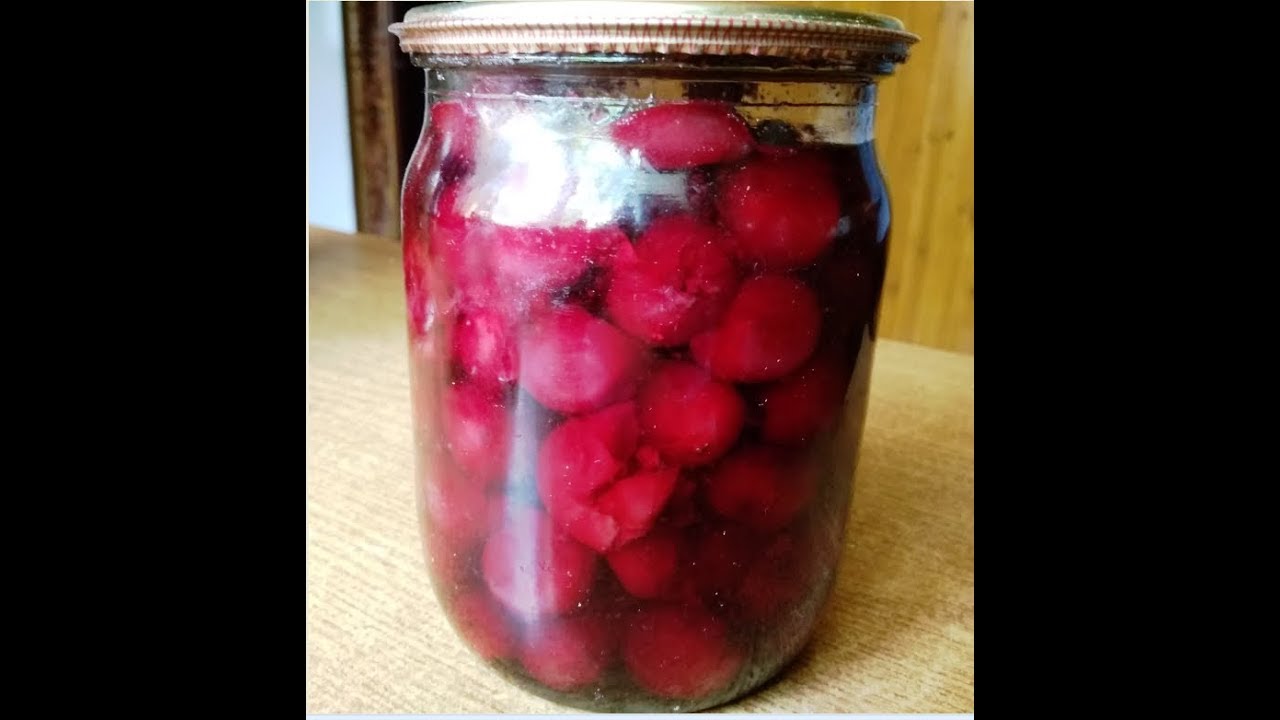 Ну очень вкусный способ, как сохранить вишню на зиму в банках. Полезно и Недорого!
