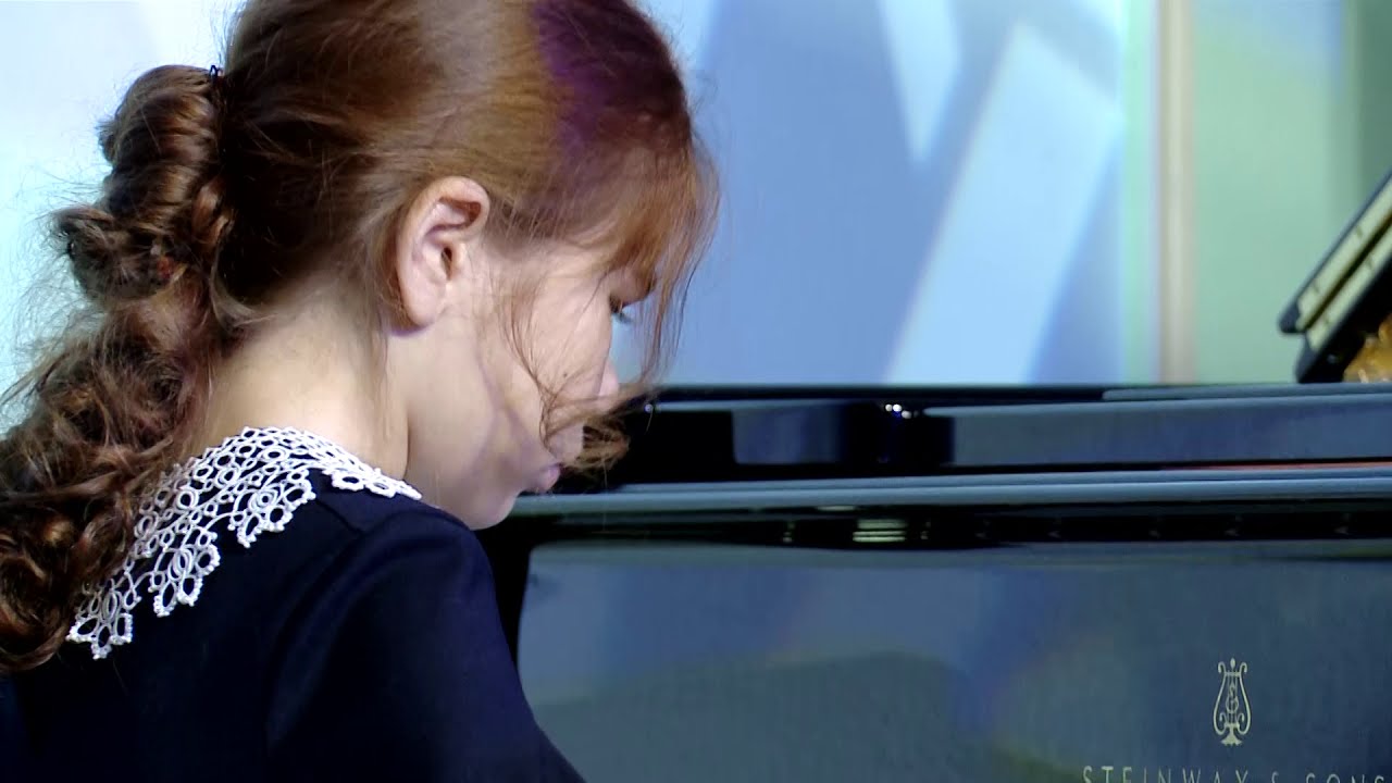 Такие игры восьмилетней девочки