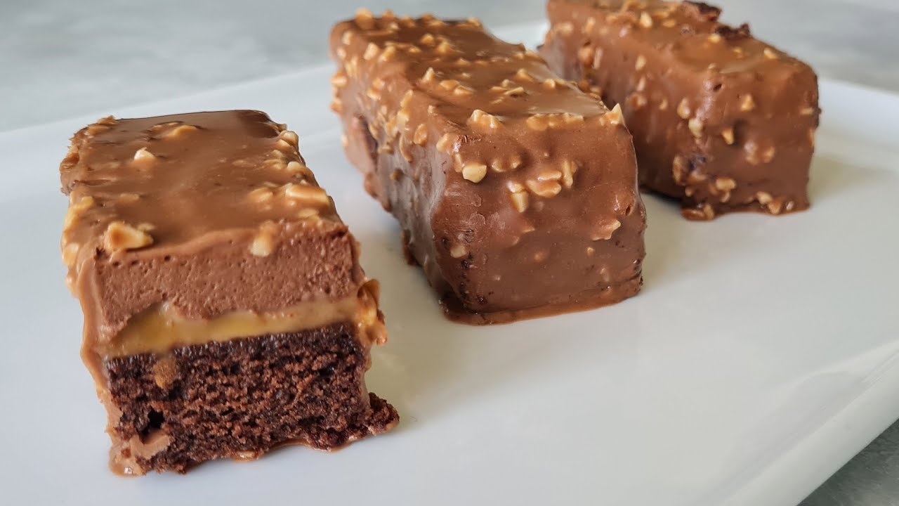 Сникерс. Простой рецепт шоколадного НАРЕЗНОГО ПИРОЖНОГО. Рецепт самого вкусного шоколадного бисквита
