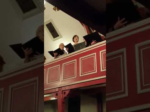 А ещё я пою в церковном хоре 2