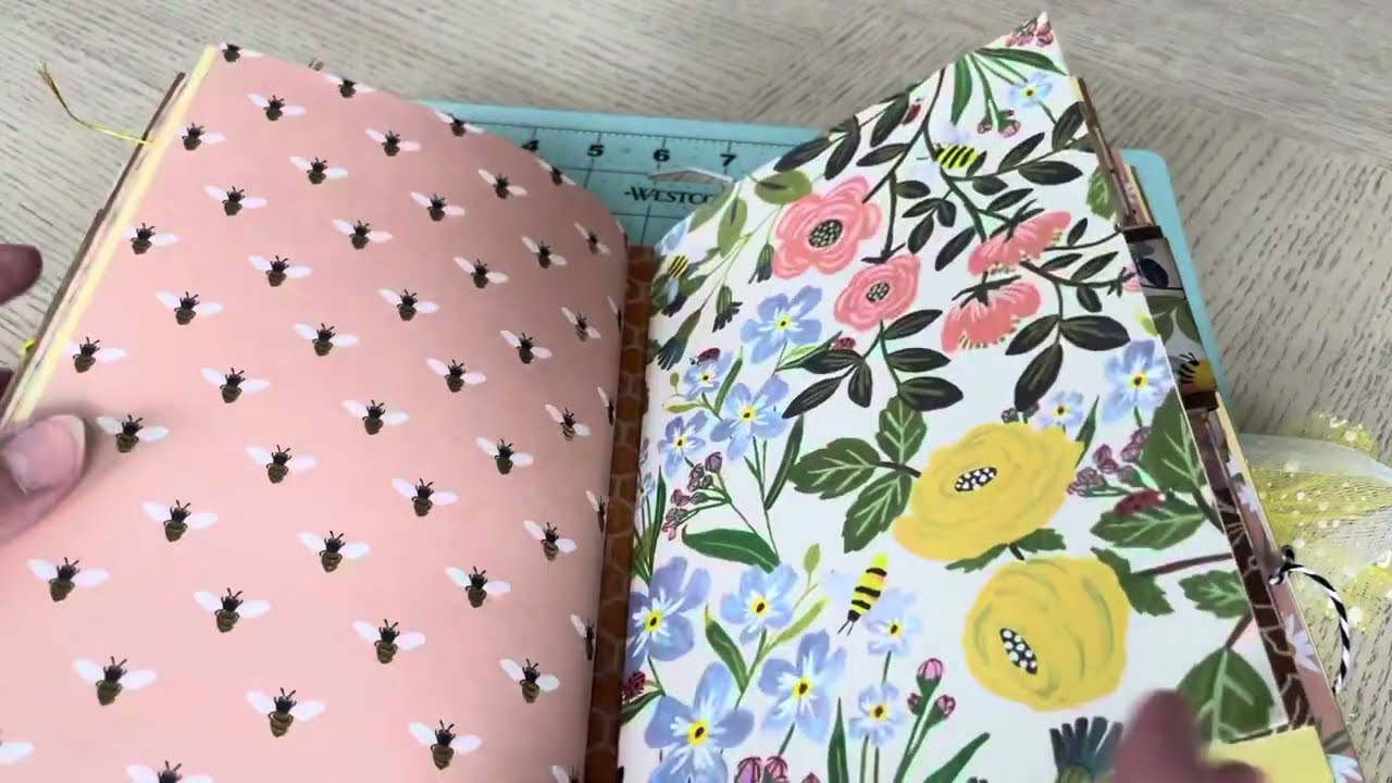 Ещё один джанкбук. “Bees& Flowers" (Video)
