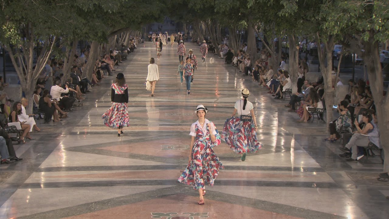 Показ круизной коллекции 2016/17 CHANEL на Кубе