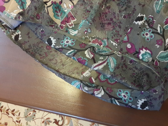Skirt of silk fabrics